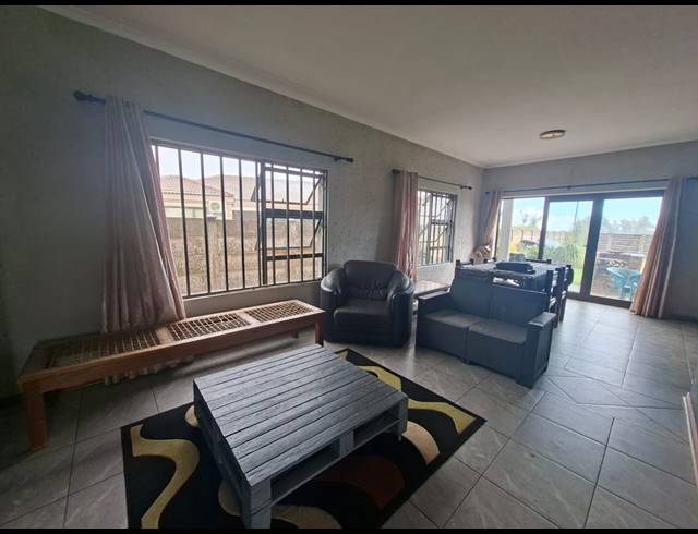 4 BEDROOM HOUSE FOR SALE IN RIVERSDALE